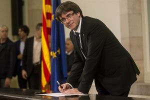 La Justicia española cita a Puigdemont a declarar por rebeldía y sedición