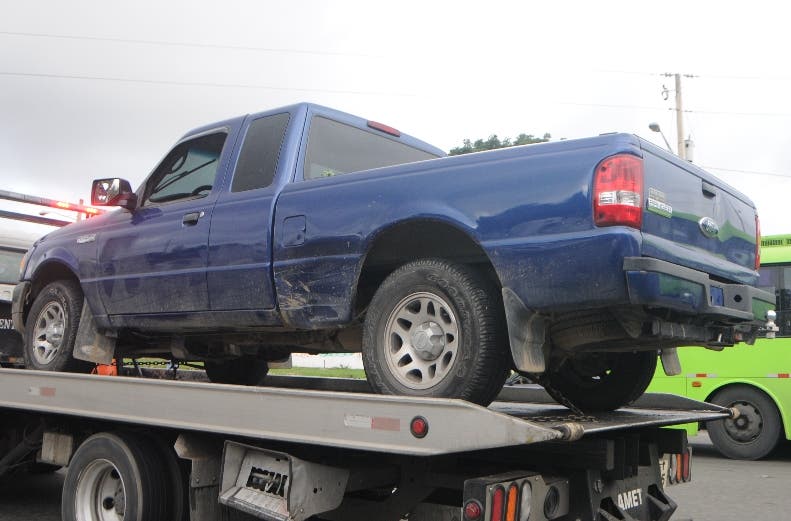 Autoridades hallan camioneta en que habrían ultimado a Yuniol Ramírez