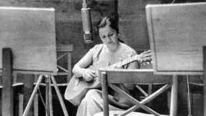 Tres canciones de Violeta Parra que, a 100 años de su nacimiento, muestran por qué es tan trascendental para la música de América Latina