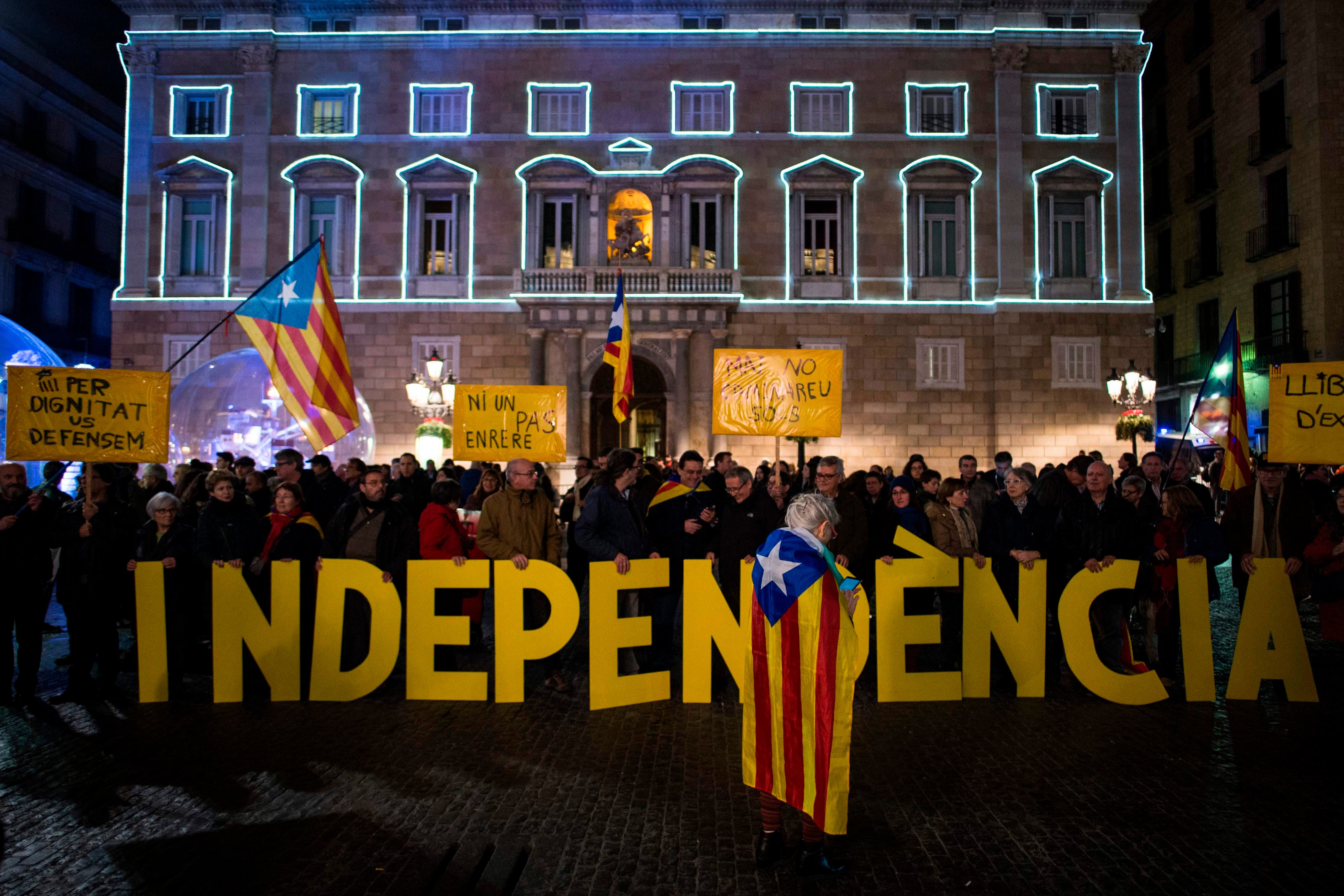 España se dispone a revocar la autonomía catalana