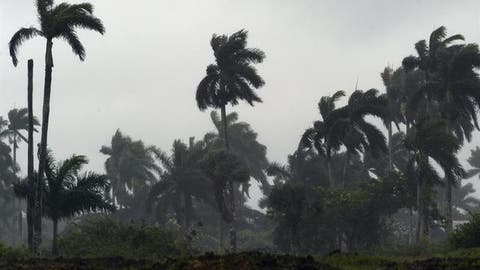 Se forma décimo séptima depresión tropical en el centro del Atlántico