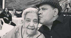 Fallece madre de Fernando Villalona