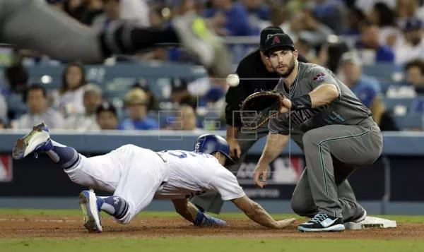 Indios y Astros dominan 2-0 sus series; Cachorros y Dodgers logran triunfos