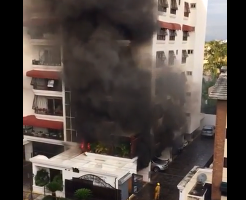 Video: Se registra incendio en torre residencial ensanche Evaristo Morales