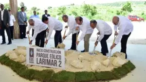 Danilo Medina deja iniciados trabajos de construcción parque eólico en Barahona