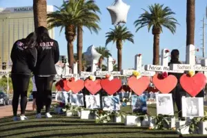 Tras el tiroteo, Las Vegas busca sanar sus heridas