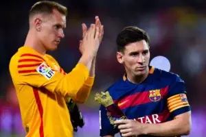 Leo Messi y Ter Stegen deciden un intenso duelo en La Catedral