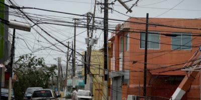 Puerto Rico es asfixiado por el colapso tras huracán María y la falta de liquidez