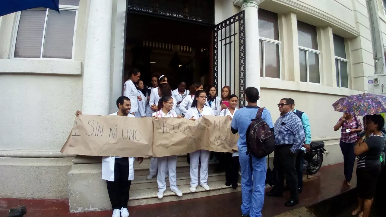 Se cumple paro médico nacional en hospitales