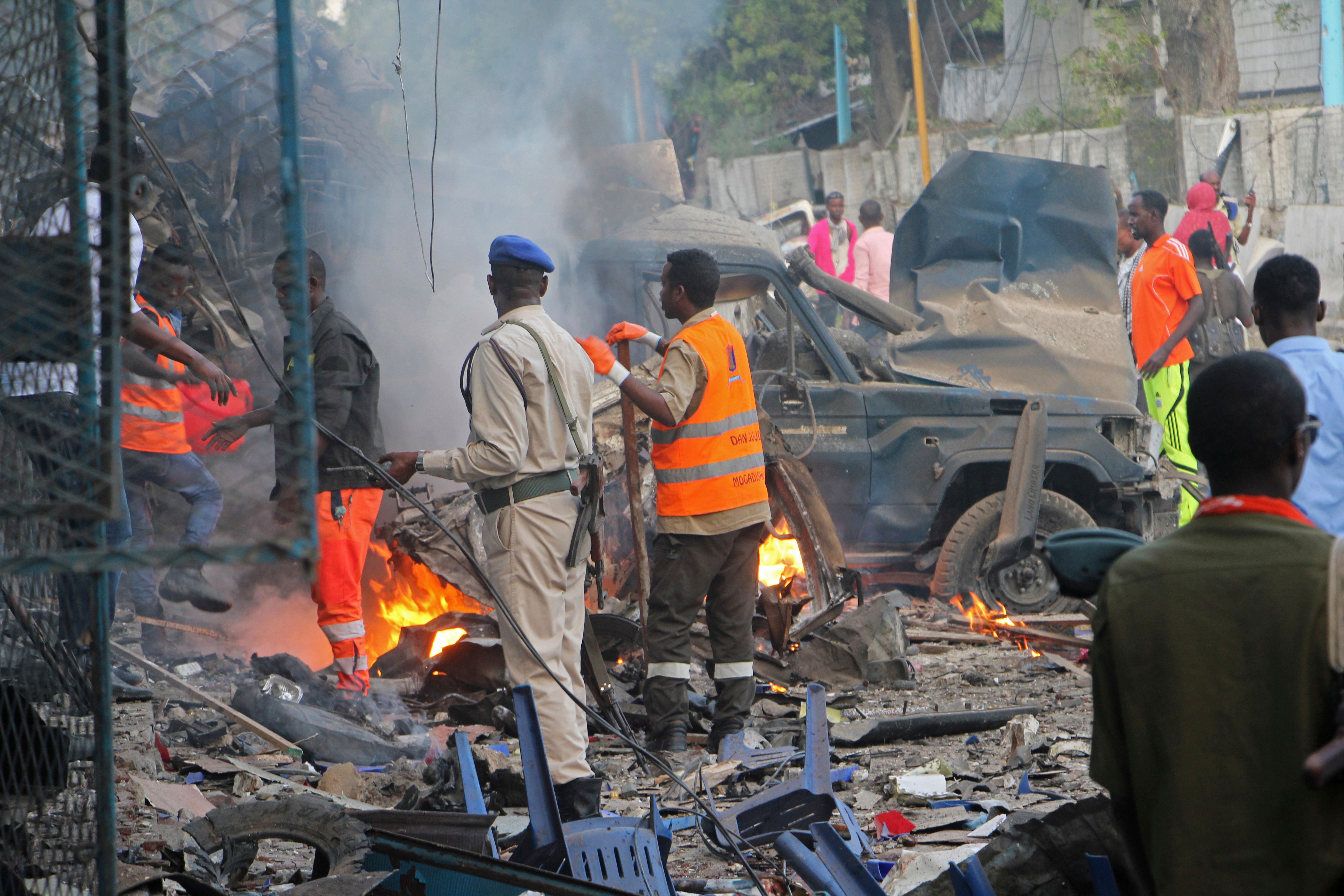 Coche bomba deja 13 muertos, más de 16 heridos en Somalia