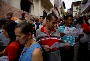 Venezuela: eligen 23 gobernadores en medio de crisis