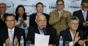 El Parlamento venezolano apoya negociación política con el Gobierno de Maduro