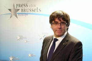 Puigdemont y su «exilio» divide y desconcierta a los catalanes