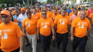 Hombres marchan contra la violencia de género