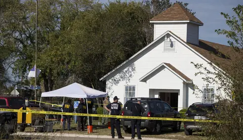 Tiroteo iglesia Texas involucra 27 muertos