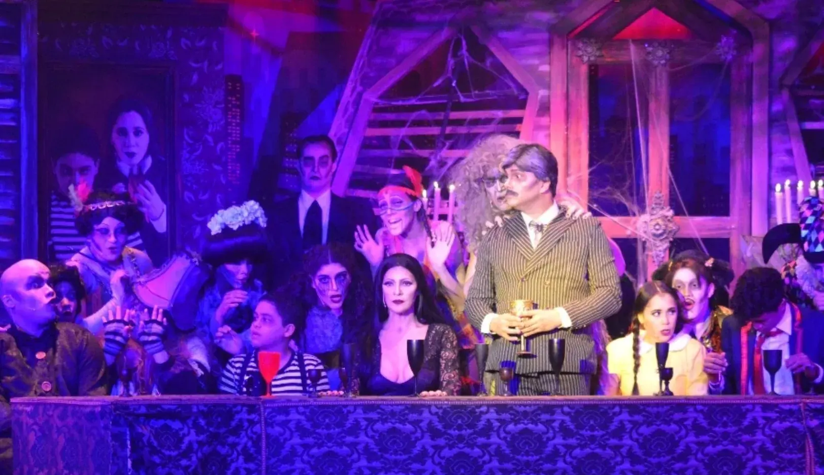 “La Familia Addams”, un derroche de talento en escena