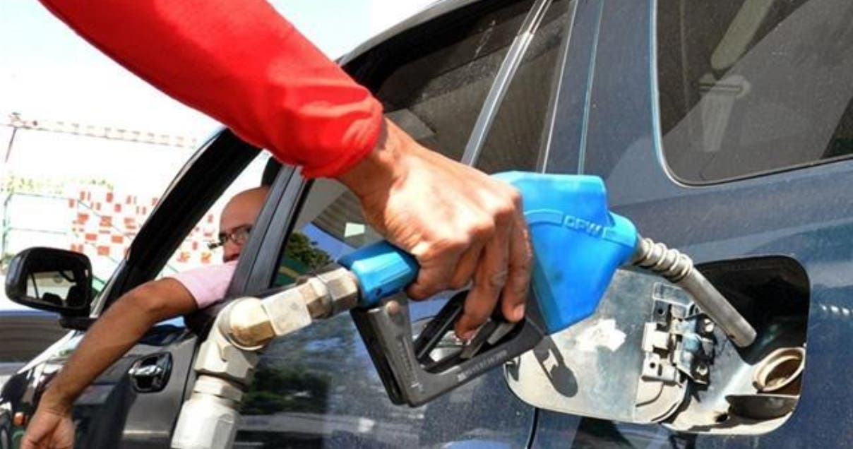Estaciones de combustibles operan con licencia vencida