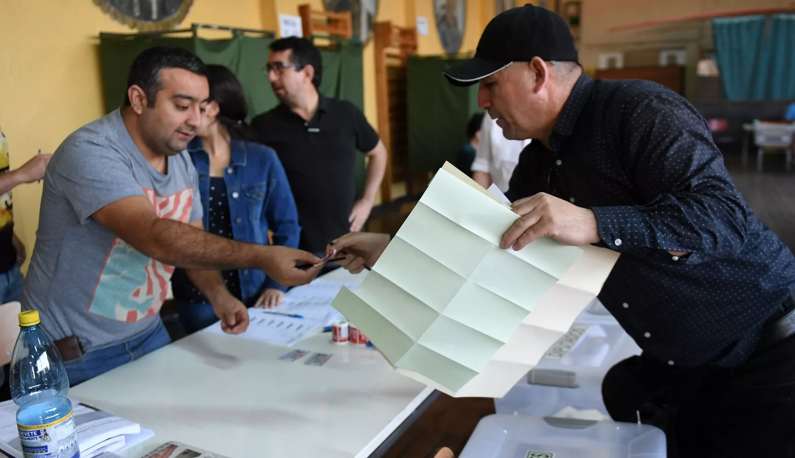 CHILE-ELECTIONS-VOTERS