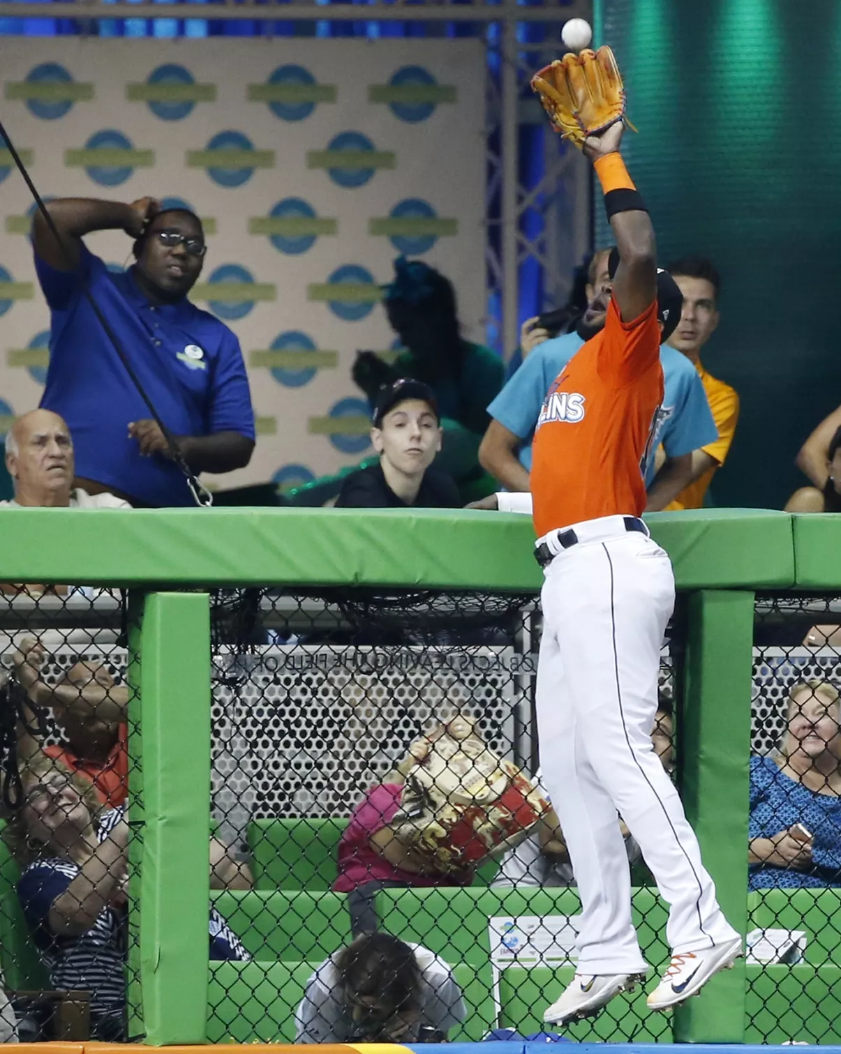 Marcell  Ozuna dice ya era hora de ganar el Guante de Oro