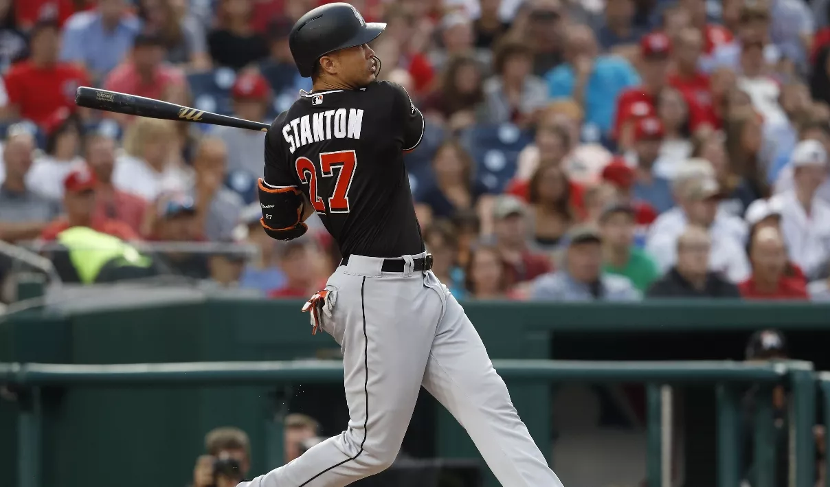 Cardenales y Gigantes en ‘guerra’ por Stanton