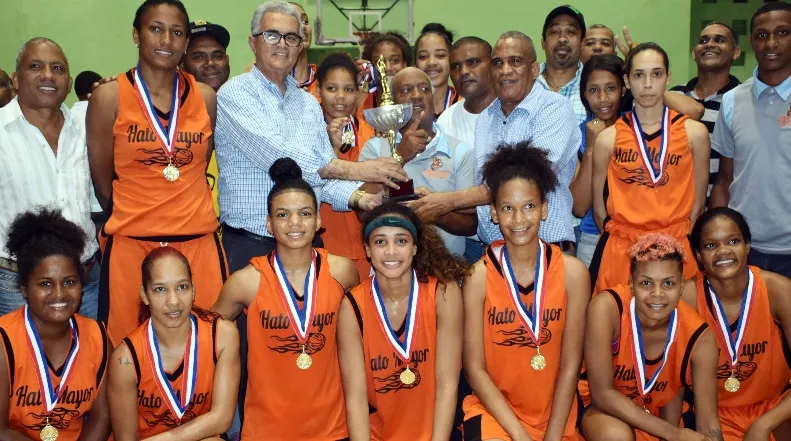 Hato Mayor se corona en torneo básket femenino