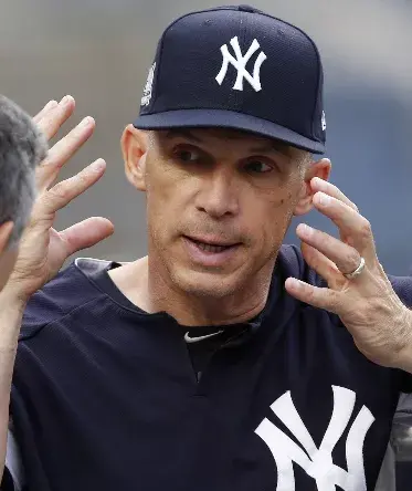 Girardi, impactado por salir de Yankee