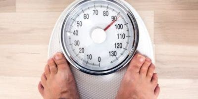 ¿Por qué engordamos cuando nos hacemos mayores (y no solo es culpa de nuestro metabolismo)?