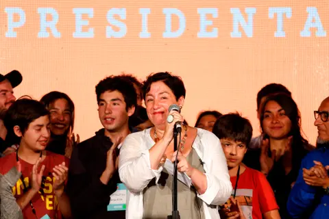 Beatriz Sánchez, la periodista que dio la sorpresa en elecciones chilenas y podría decidir resultados en segunda vuelta