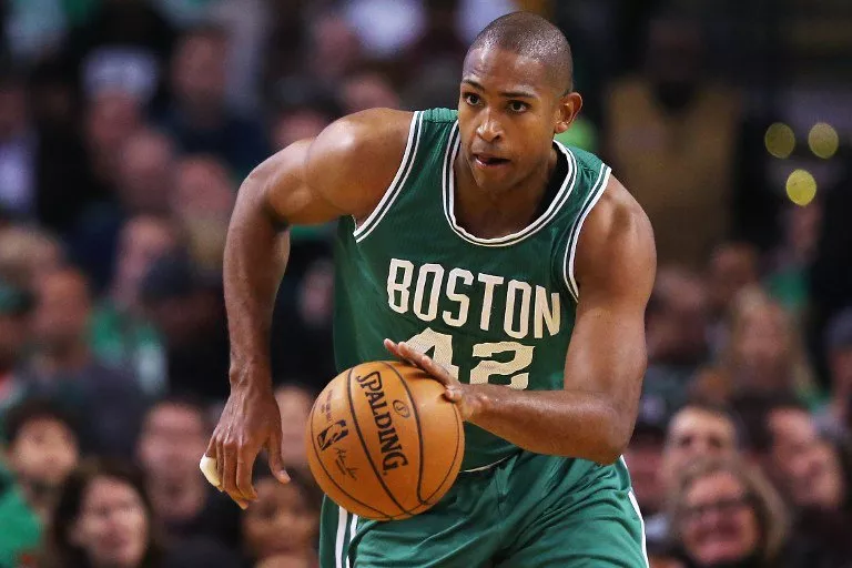 Irving y Horford comandan victoria de Celtics en Indiana