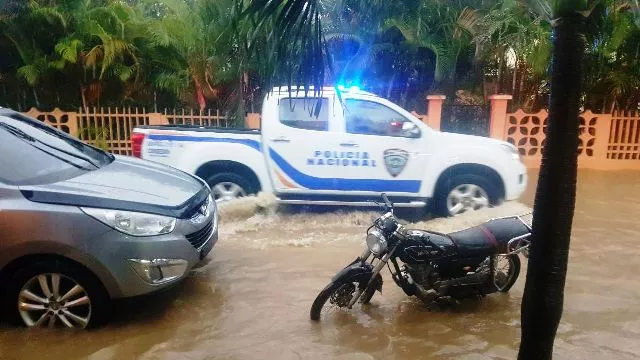 copiosas-lluvias-causan-inundaciones-y-desbordan-rios-y-canadas-en-puerto-plata-1