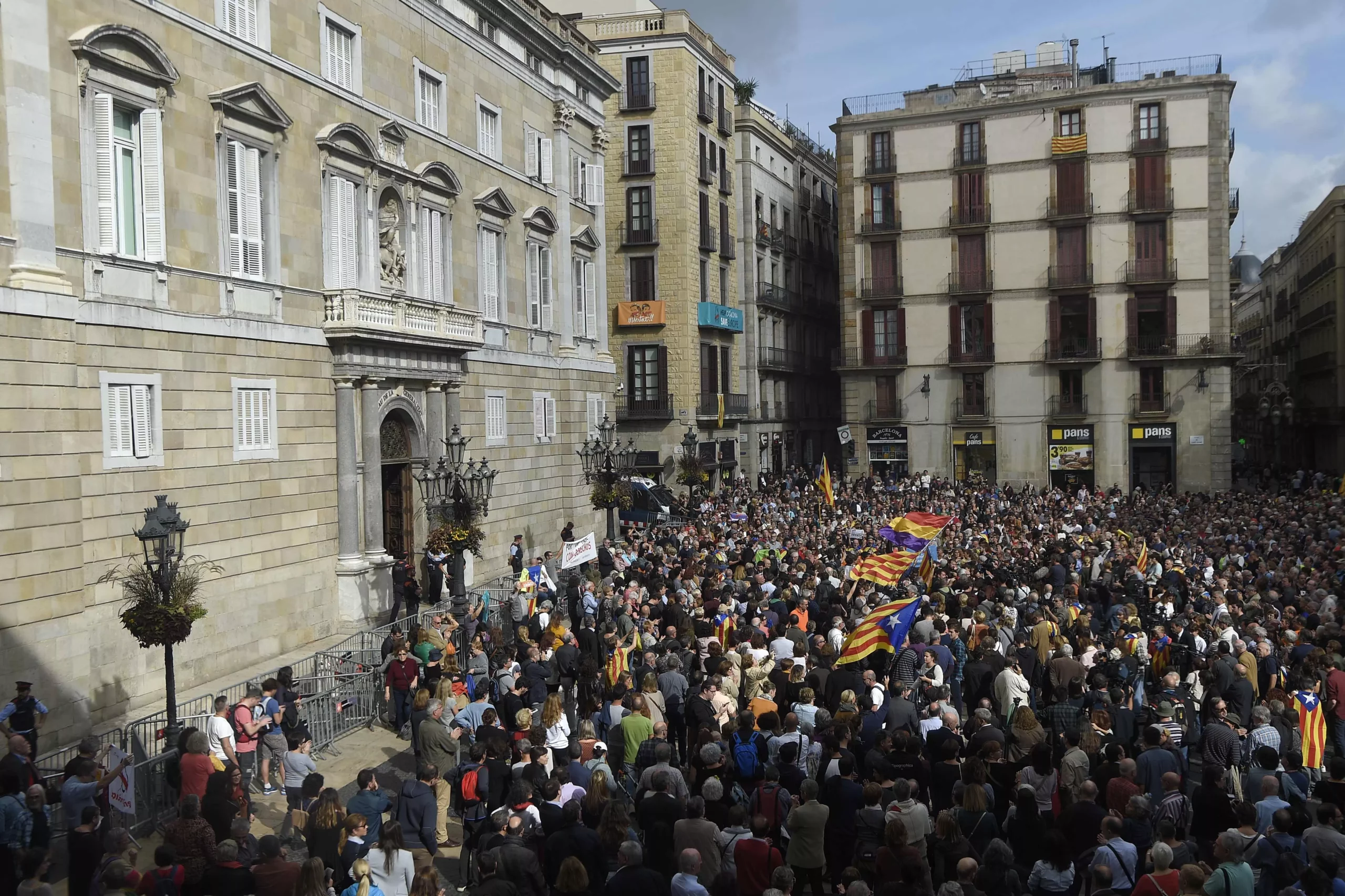 LO ÚLTIMO: Protestas en Cataluña por cárcel a exdirigentes