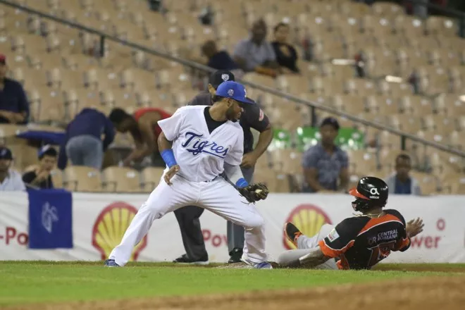 Jurrjens brilla en triunfo de Licey sobre Toros