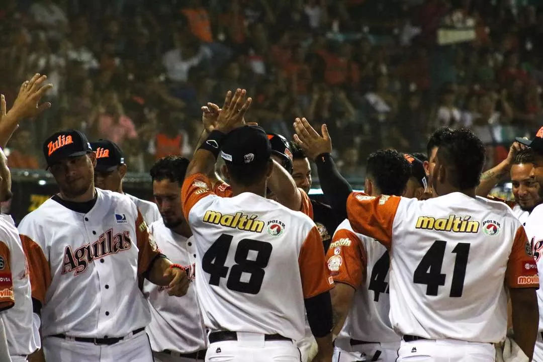 Águilas vencen a Escogido y asumen liderato en béisbol dominicano