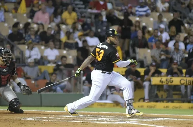 Jonrón con bases llenas de Edwin Espinal da triunfo a las Águilas