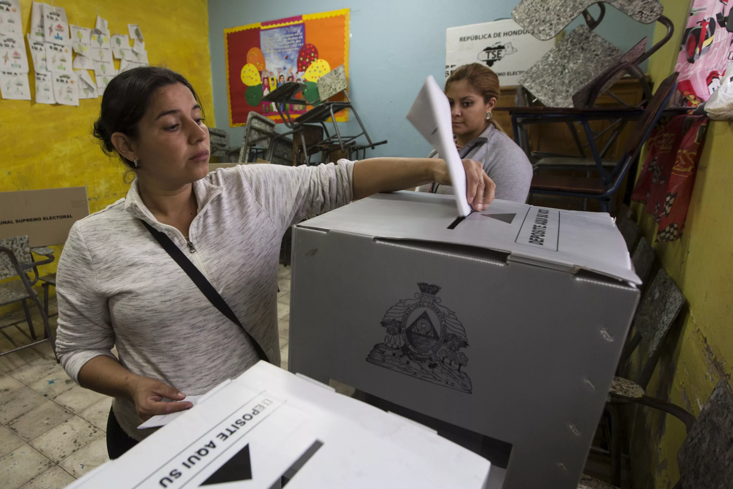 Comienzan las elecciones en Honduras con un llamamiento a votar masivamente