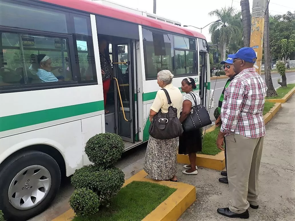 OMSA respalda feria en favor de envejecientes