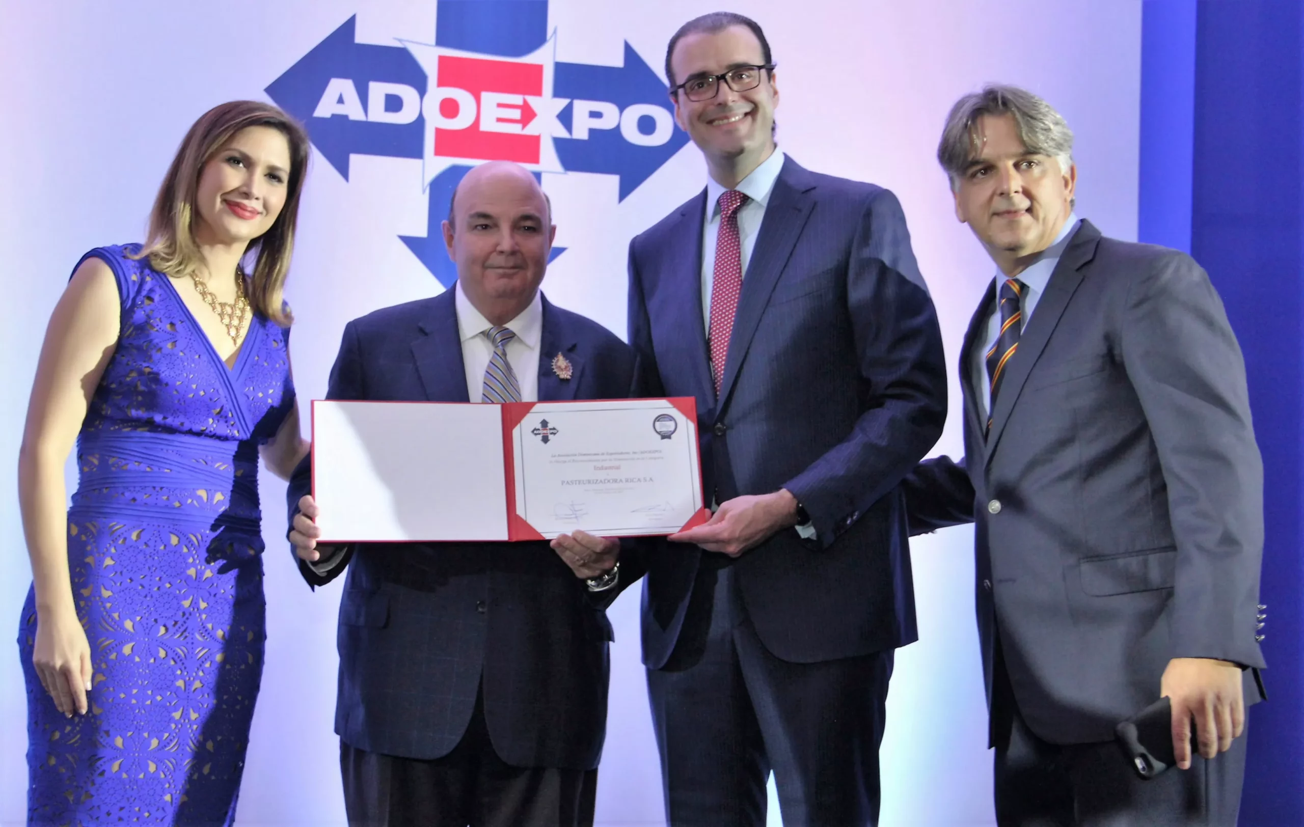 ADOEXPO entrega certificados en empresas nominadas a Premios Excelencia Exportadora