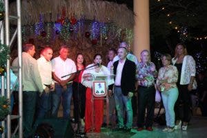 Alcaldía de Higüey enciende luces navideñas en el Parque Central