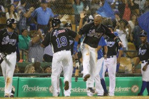 Hermanos Bonifacio motorizan ofensiva; Licey a uno del cuarto lugar