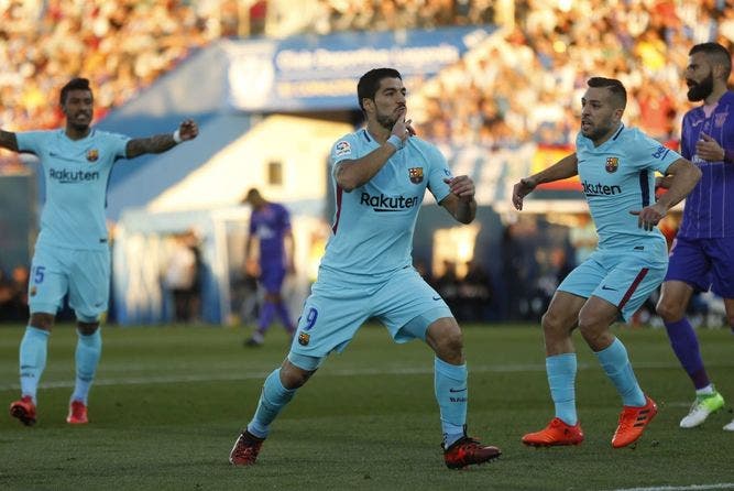 Suárez reencuentra el gol y Barcelona sigue imparable