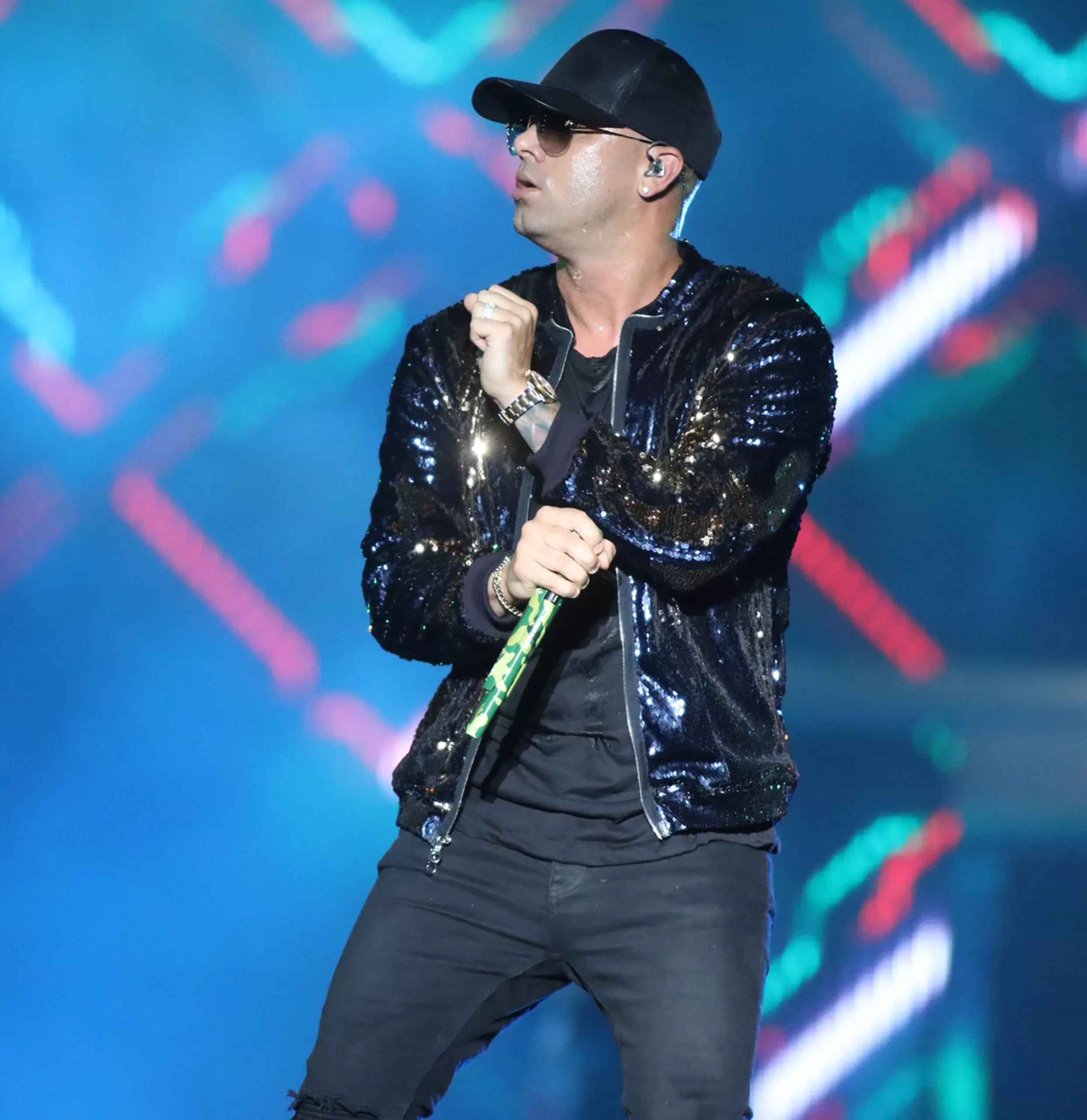 Cantante puertorriqueño Wisin espera colegas mejoren letras