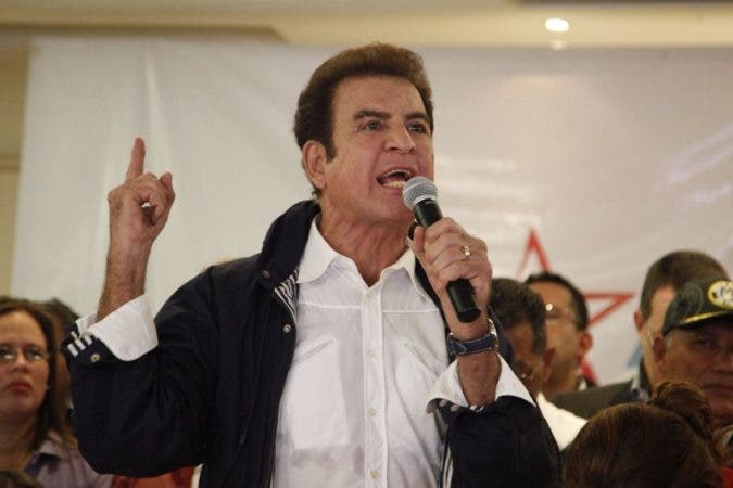 Opositor Nasralla desconoce resultado electoral en Honduras, insiste en recuento de votos