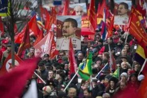 Comunistas celebran un centenario de la Revolución silenciado por el Kremlin