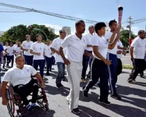 Ministros de Educación  y Deportes encienden antorcha de Juegos Deportivos 2017