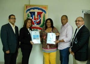 Alcaldía de Santo Domingo Este entrega Presupuesto al Concejo de Regidores