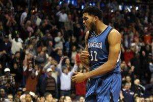 Towns guía a Timberwolves a su primera racha de cuatro triunfos en cinco años