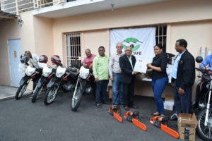 Codocafe entrega motocicletas y herramientas a técnicos