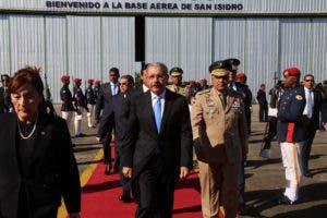 Danilo Medina sale hacia Jamaica para participar en conferencia sobre empleo y turismo sostenible