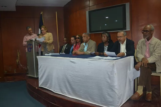 Uasd y organizaciones ambientales solicitan conversión a gas natural de Punta Catalina