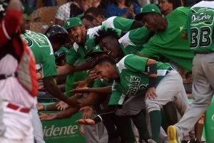 Estrellas Orientales banquean  1-0 a los Leones del Escogido